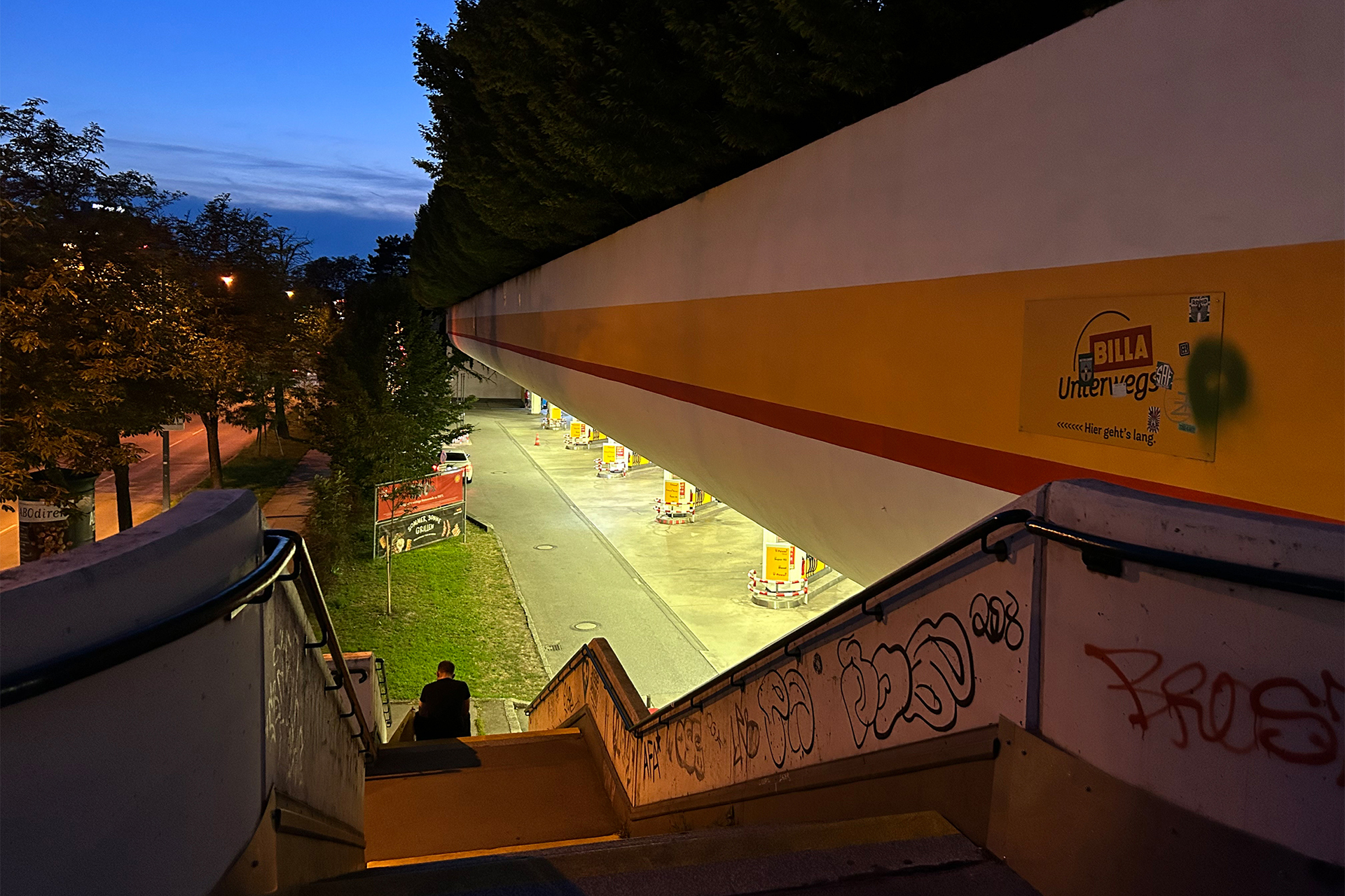 "Wasser, Maske, Nacht"/ Stadterkundungen und Performance in Penzing: 07.10., 14.10., 23.10.