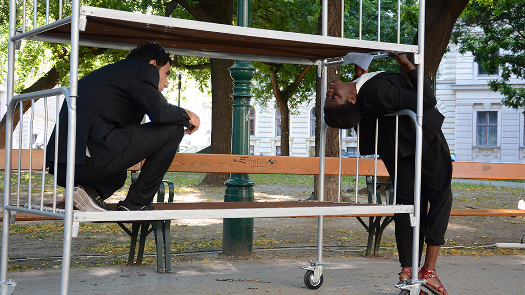 Das Lachen, das einem im Halse stecken bleibt